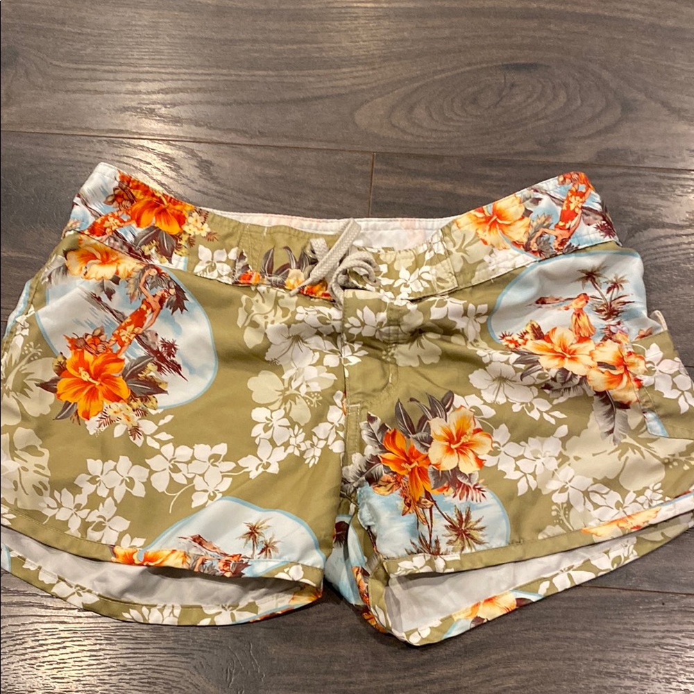 Body glove Floral Print Women's swim Shorts size small 12:27